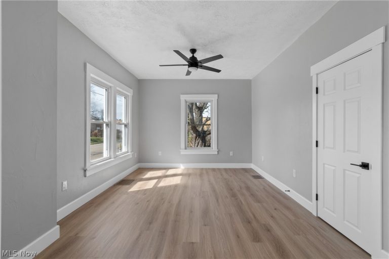 42 Ohio Street, Navarre, OH - Photo 6