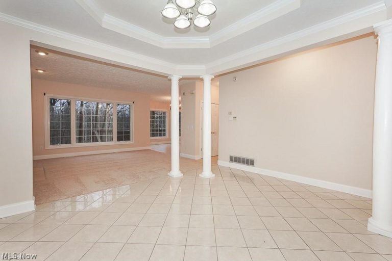 3729 Edgehill Drive, Cleveland, OH - Photo 5