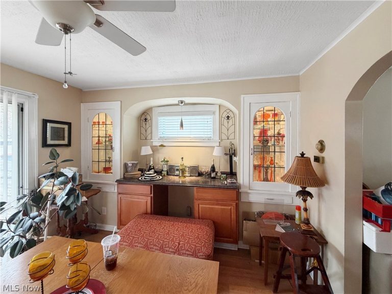 13705 Courtland Avenue, Cleveland, OH - Photo 4