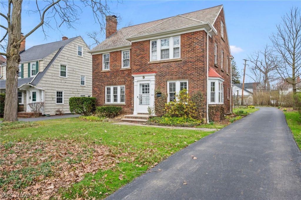3281 Braemar Road, Shaker Heights, OH
