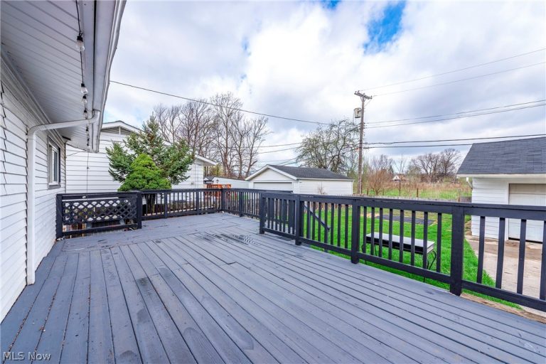 902 Colonel Drive, Cleveland, OH - Photo 8