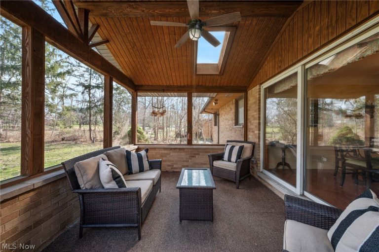 2441 Vezber Drive, Seven Hills, OH - Photo 8