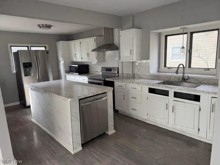 632 Roscoe Avenue, Akron, OH - Photo 4