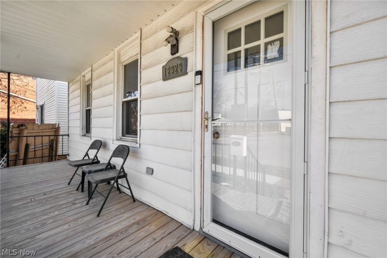 12929 Plover Street, Lakewood, OH - Photo 2