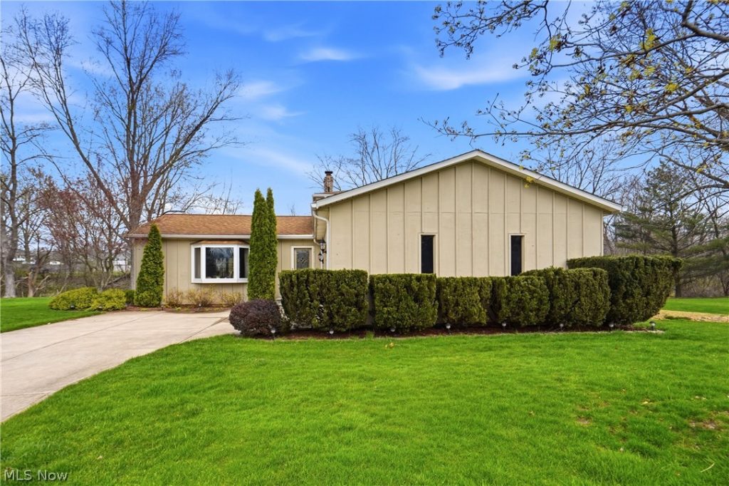 3647 Carlisle Drive, Brunswick, OH