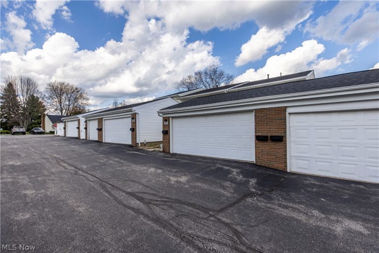 3631 Kenwood Drive, Uniontown, OH - Photo 3