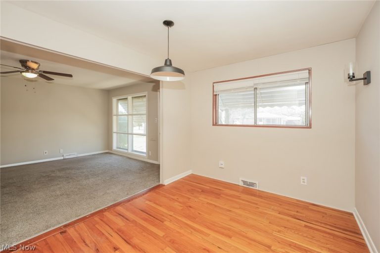 6045 Dunham Road, Maple Heights, OH - Photo 8