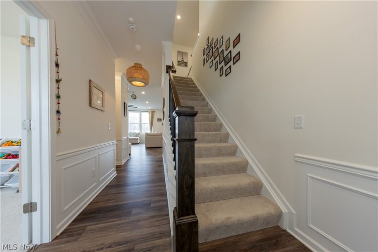 766 River Run Road, Aurora, OH - Photo 3