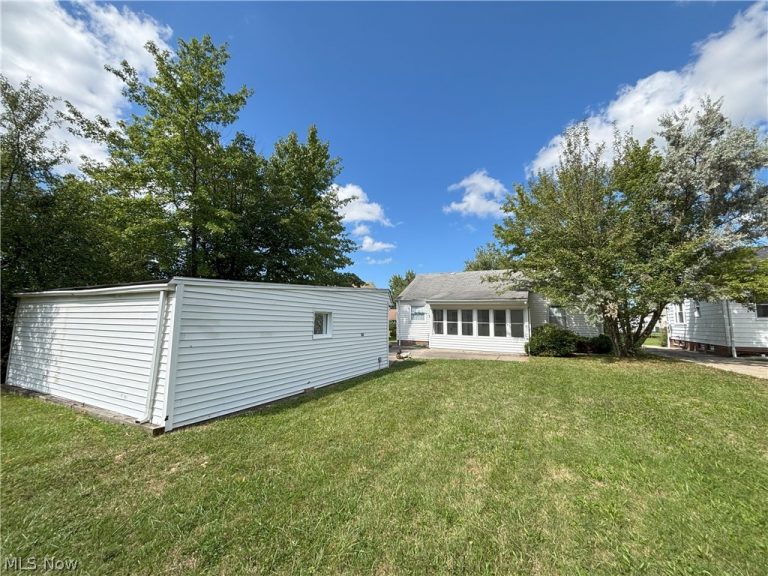 20732 APPLEGATE Road, Maple Heights, OH - Photo 8