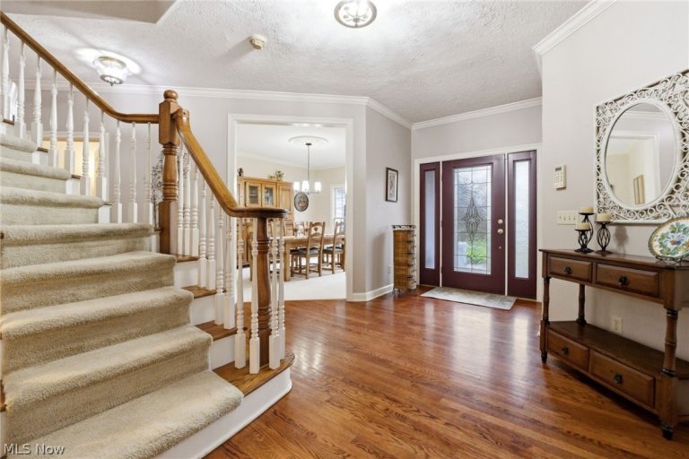 113 Champion Lane, Chagrin Falls, OH - Photo 3
