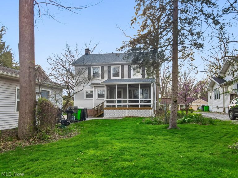 2616 Ridgewood Avenue, Alliance, OH - Photo 2