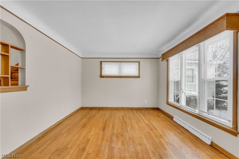 21980 Ivan Avenue, Euclid, OH - Photo 5