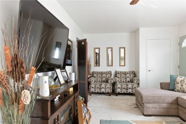 3702 Cumberland Circle, Youngstown, OH - Photo 8