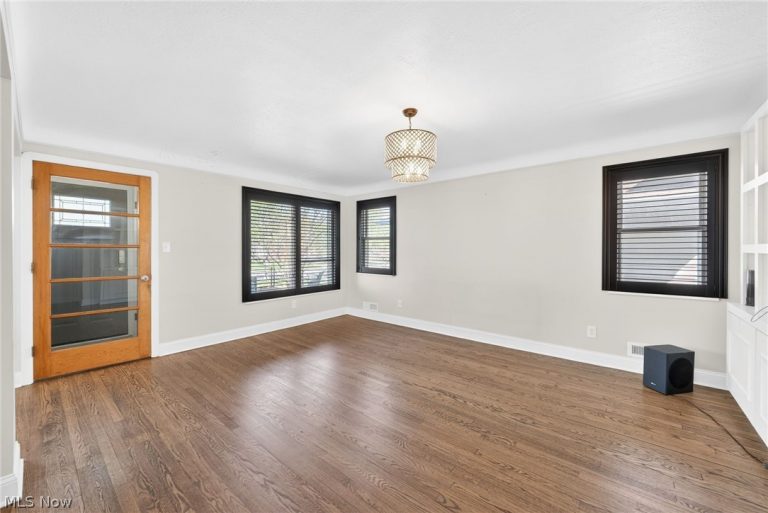 3105 155th Street, Cleveland, OH - Photo 5