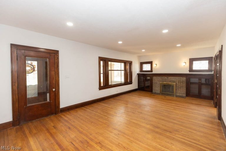 3115 Essex Road, Cleveland Heights, OH - Photo 5