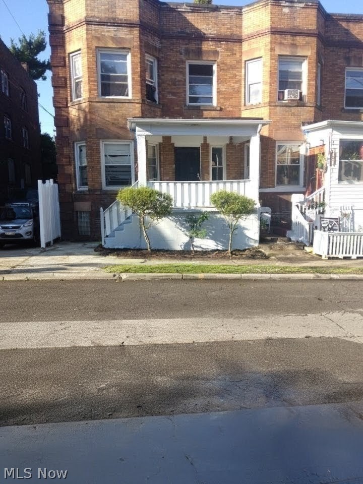 1812 Hastings Avenue, East Cleveland, OH - Photo 2