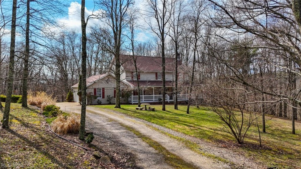81 James Road, Fleming, OH