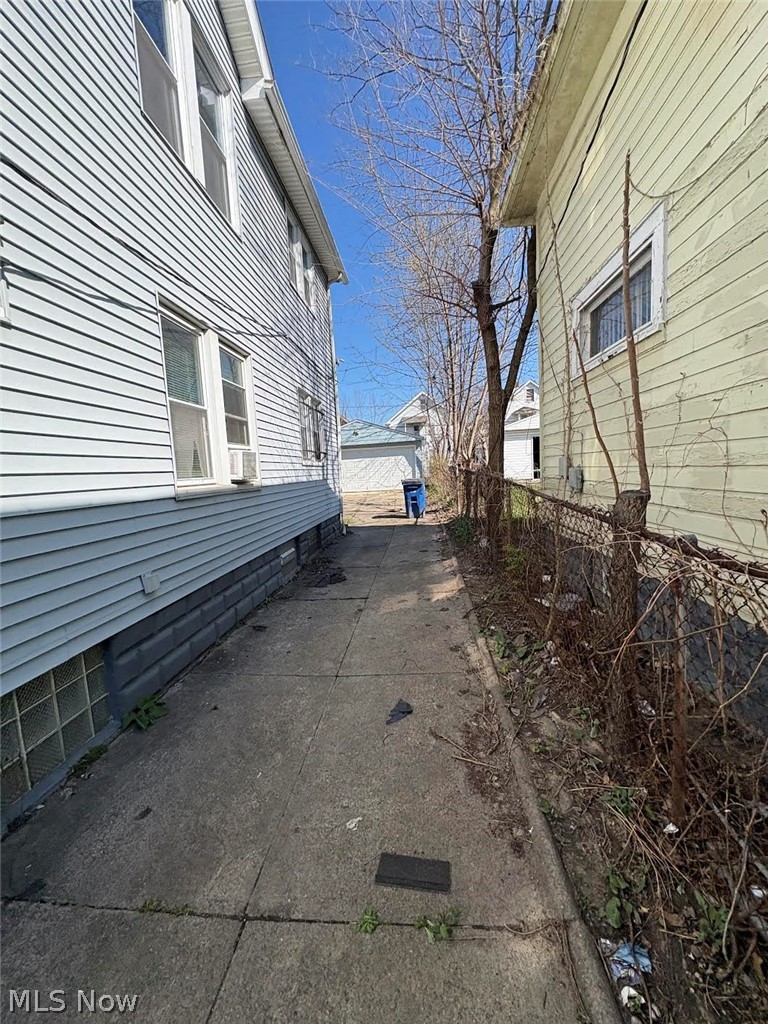 11817 Dove Avenue, Cleveland, OH - Photo 2