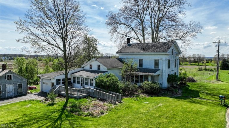 8212 White Road, Burbank, OH, 44214