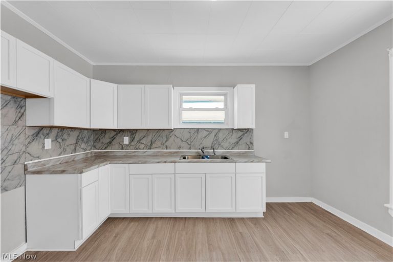 3877 31st Street, Cleveland, OH - Photo 8