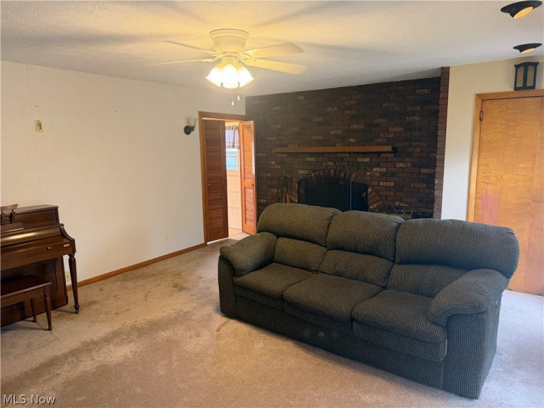 17570 Lakewood Avenue, Lake Milton, OH - Photo 8
