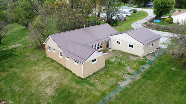 146 Brown Road, Follansbee, WV - Photo 5