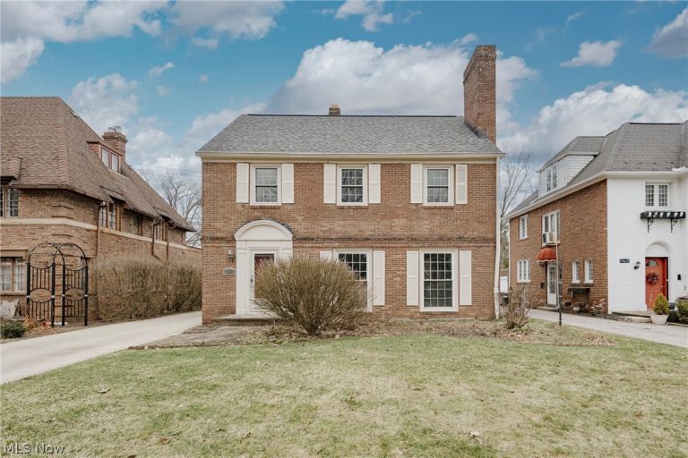 19615 Scottsdale Boulevard, Shaker Heights, OH - Photo 2