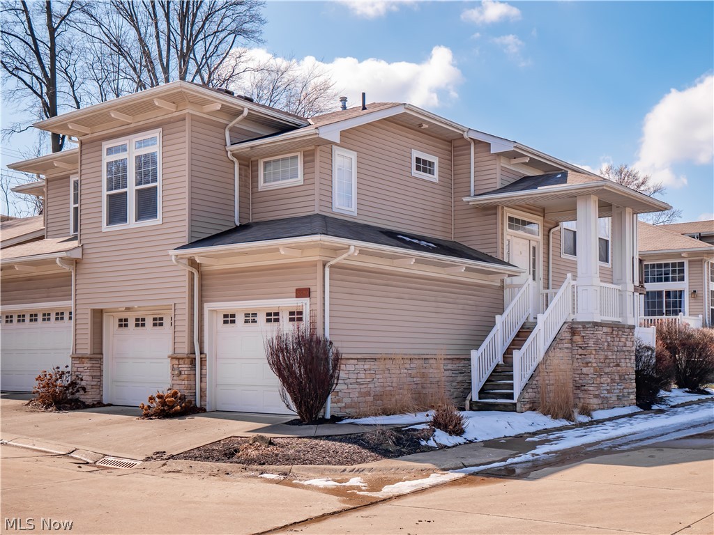 5820 Red Rock Court, Seven Hills, OH