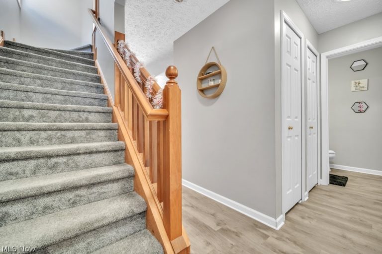 34955 Northview Circle, North Ridgeville, OH - Photo 8