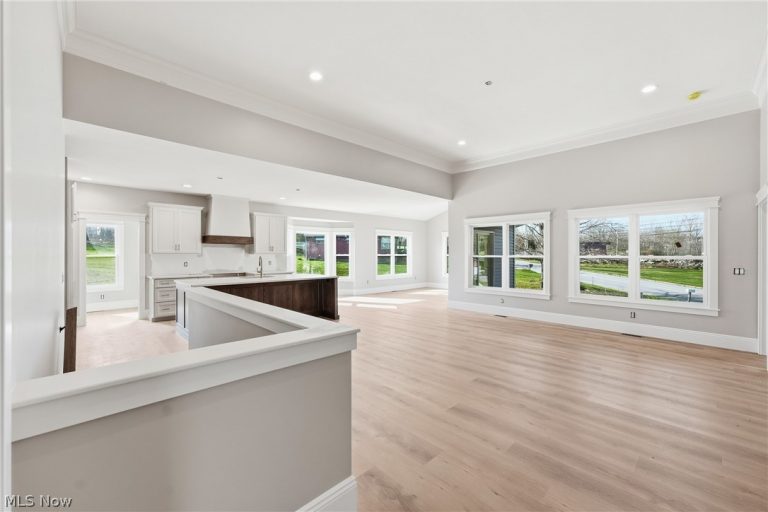 4540 Wyatt Way, Poland, OH - Photo 3