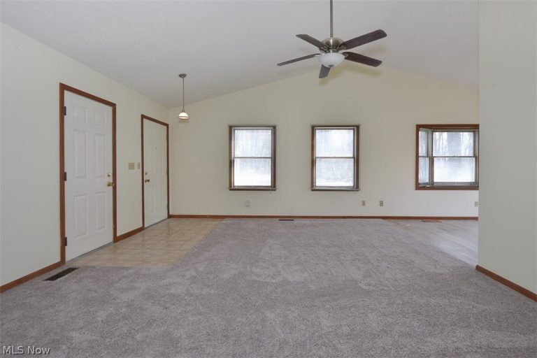 2121 Oakwood Court, Avon, OH - Photo 3