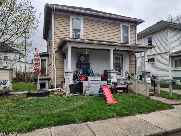 133 12th Street, Coshocton, OH, 43812