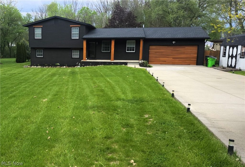 3525 Balsamwood Boulevard, Uniontown, OH