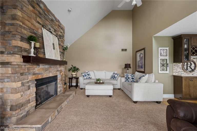 4387 Ridge View Drive, Uniontown, OH - Photo 8