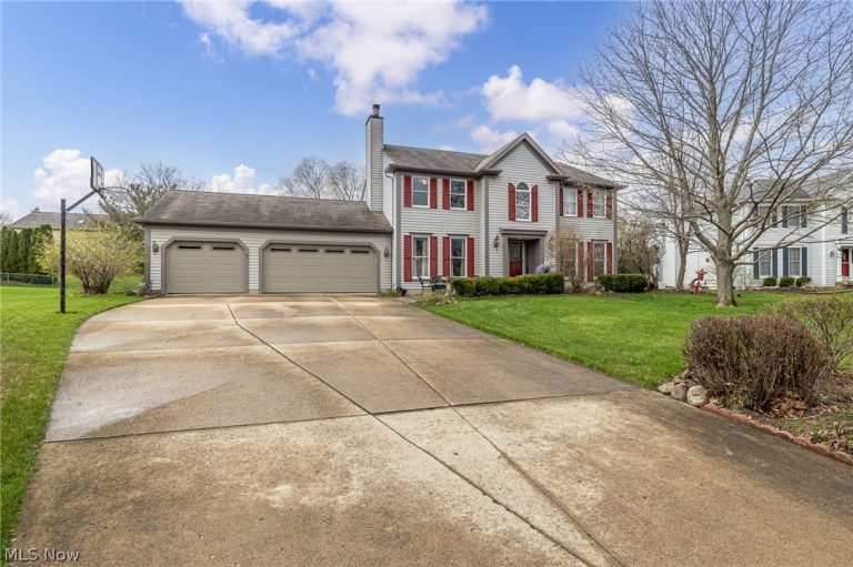 12720 Cottonwood Lane, North Royalton, OH - Photo 2