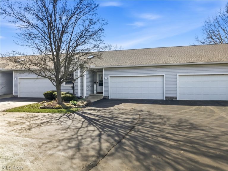 117 Greenfield Oval, Warren, OH - Photo 2