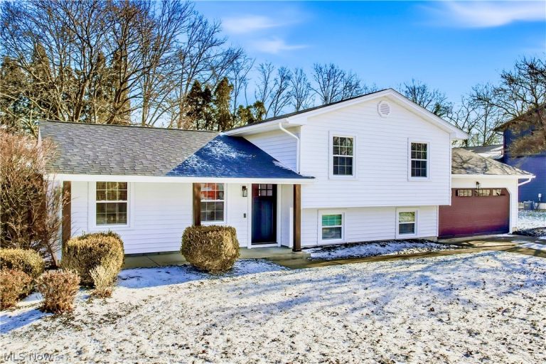325 Nebraska Avenue, McDonald, OH - Photo 2