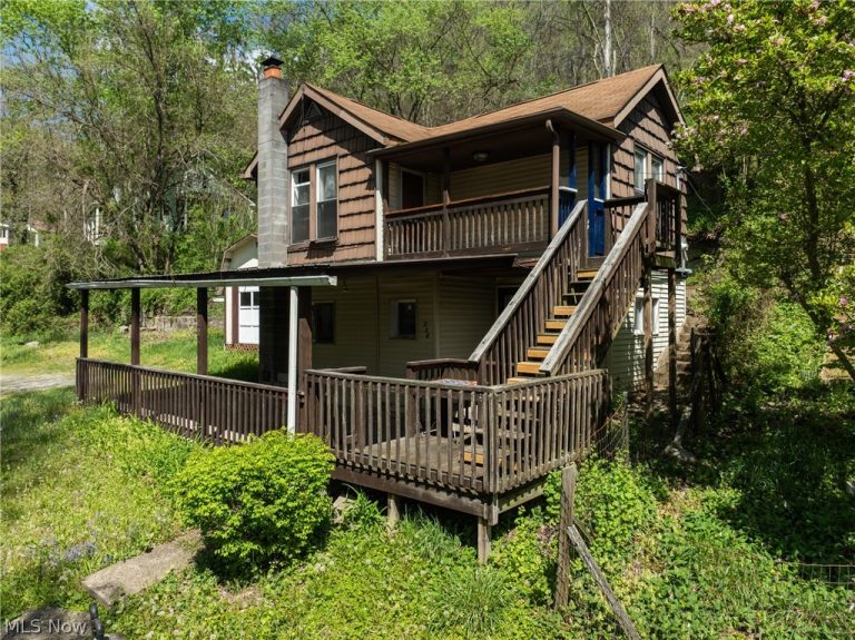 710 Cemetery Road, Martins Ferry, OH - Photo 2