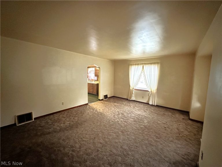 102 Beech Road, Weirton, WV - Photo 4