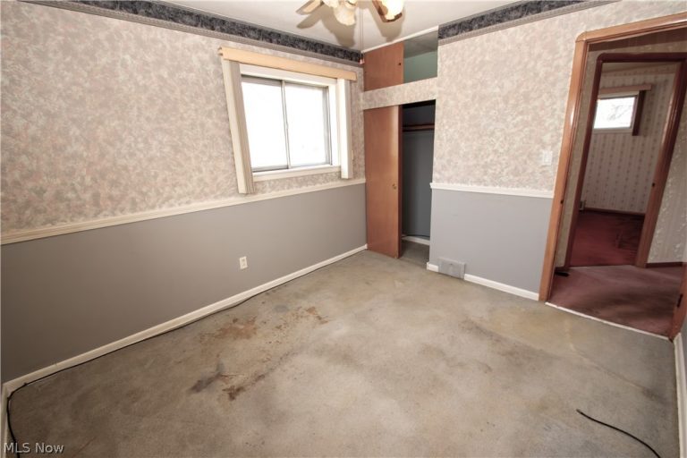 6448 Delores Boulevard, Brook Park, OH - Photo 5