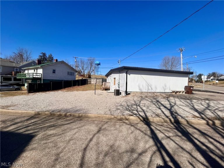 710 Lancaster Street, Marietta, OH - Photo 8