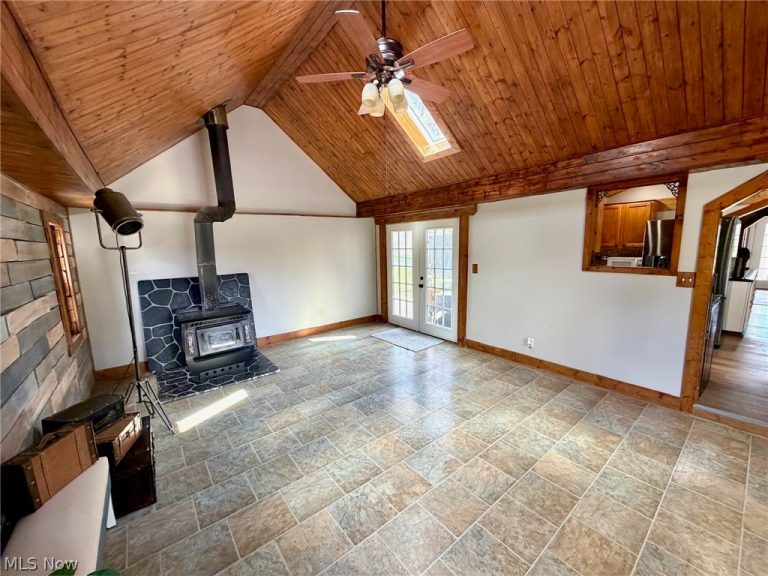 549 Perry Road, Tallmadge, OH - Photo 3