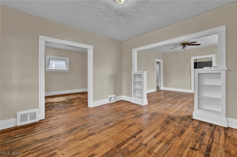 9612 Lamontier Avenue, Cleveland, OH - Photo 3