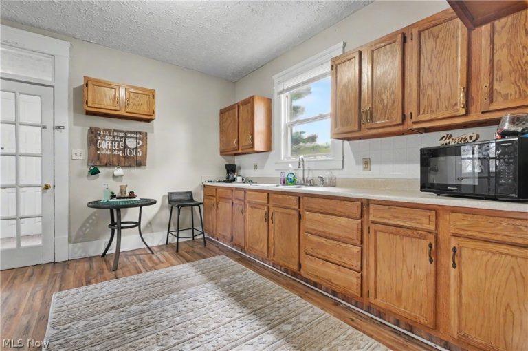 430 Oxford Street, Alliance, OH - Photo 2