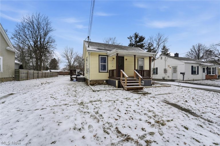 1031 Thayer Avenue, Ashtabula, OH - Photo 2