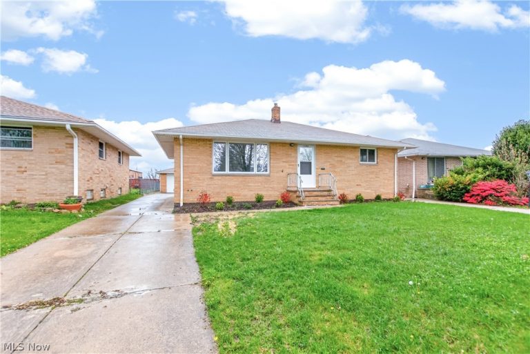 12304 Havana Road, Garfield Heights, OH - Photo 2
