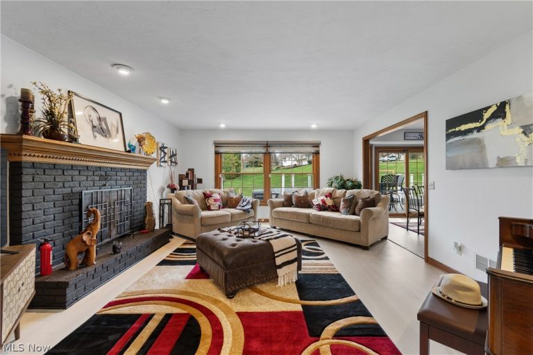 6373 Harbor Drive, Canton, OH - Photo 8