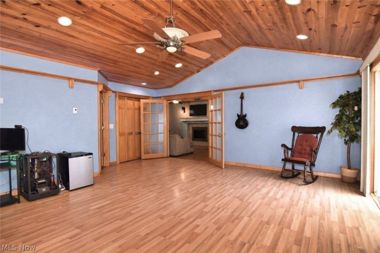 8803 Evergreen Drive, Mentor, OH - Photo 3