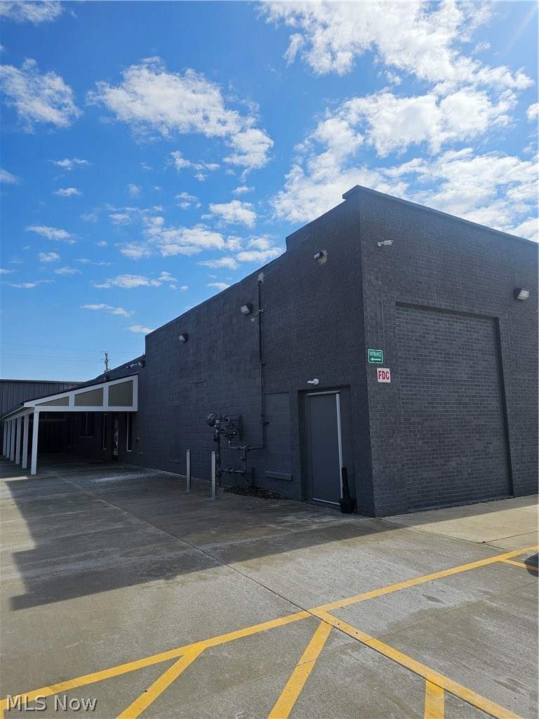 12400 Crossburn Avenue, Cleveland, OH - Photo 2