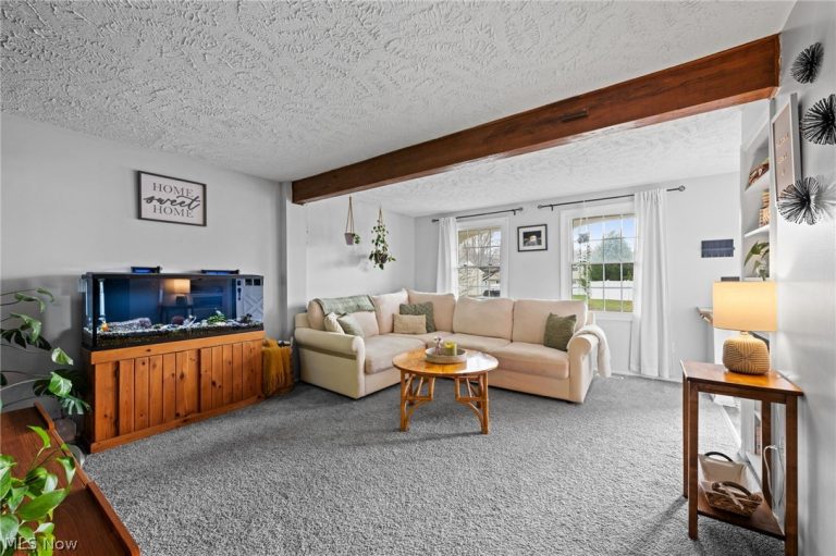 7403 Chestnut Commons Drive, Mentor, OH - Photo 3